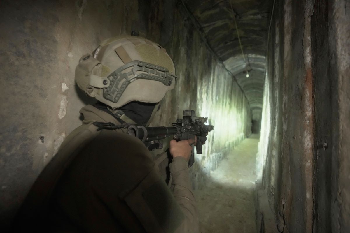 Израелската армия е открила и унищожила тунел в Газа където