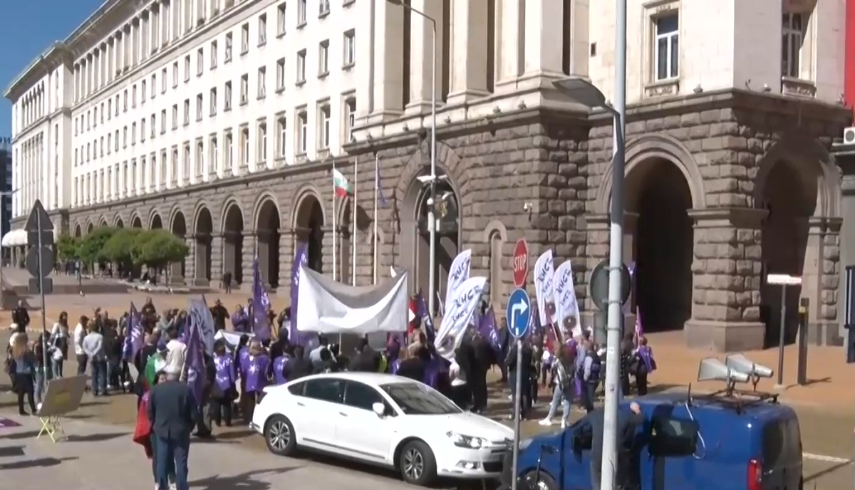 Двата най-големи синдиката - КНСБ и КТ Подкрепа“, организират протестно