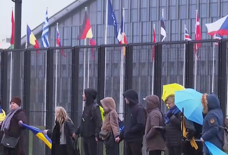 Пред централата на НАТО в Брюксел се проведе демонстрация в