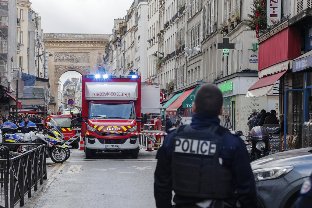 Безредици в Париж след стрелбата срещу кюрдски културен център и