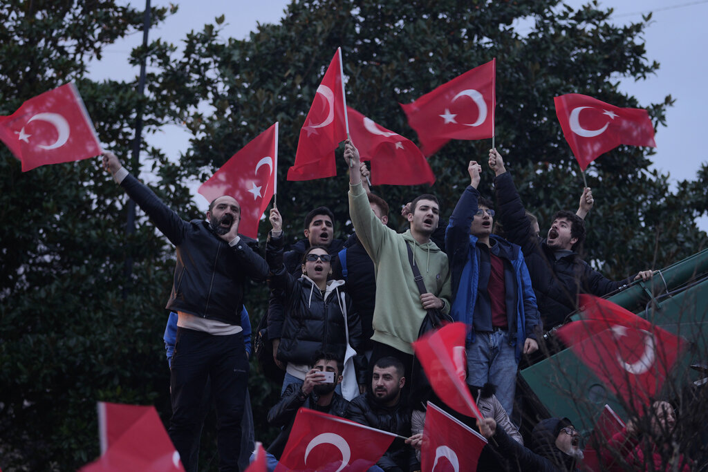 След като вчера призова гражданите си да напуснат Турция възможно