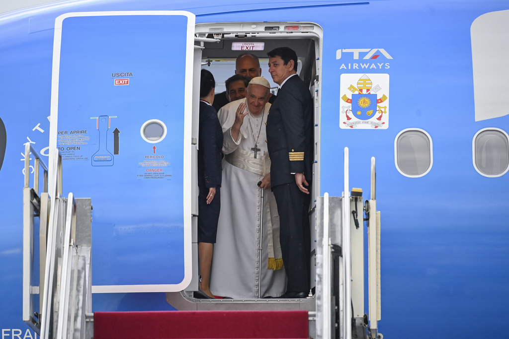 Ватиканът участва в тайна мисия за постигане на мир между
