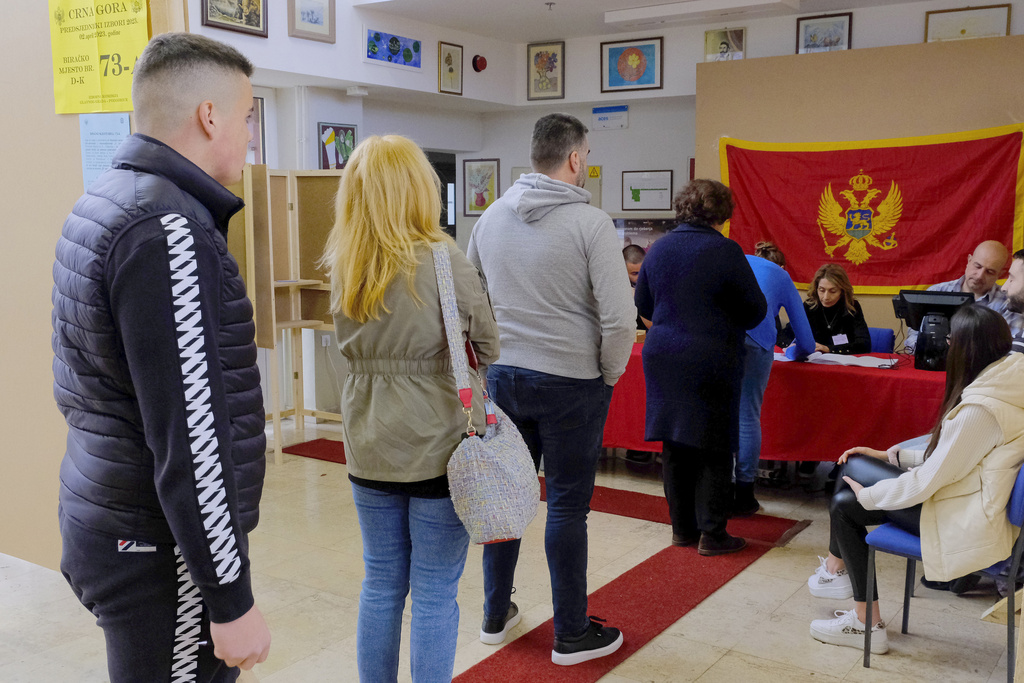 Балотаж на президентските избори в Черна гора се провежда днес  
Един