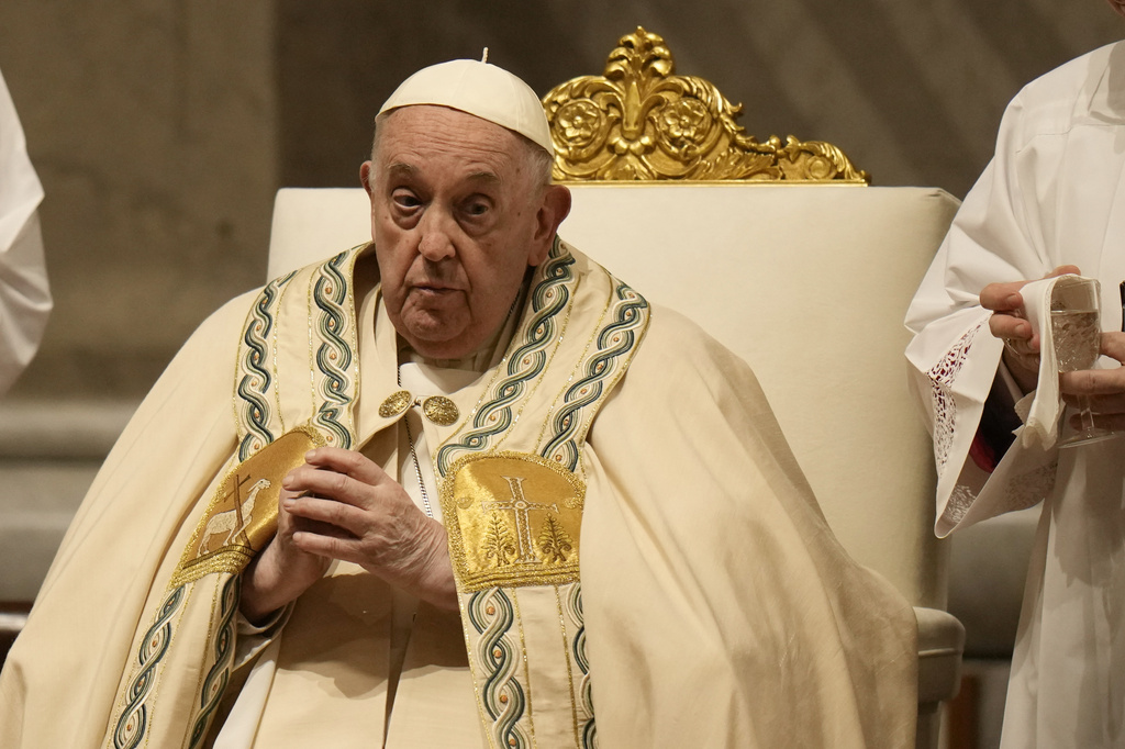 Католическият свят празнува Великден По време на Пасхалното бдение папа Франциск