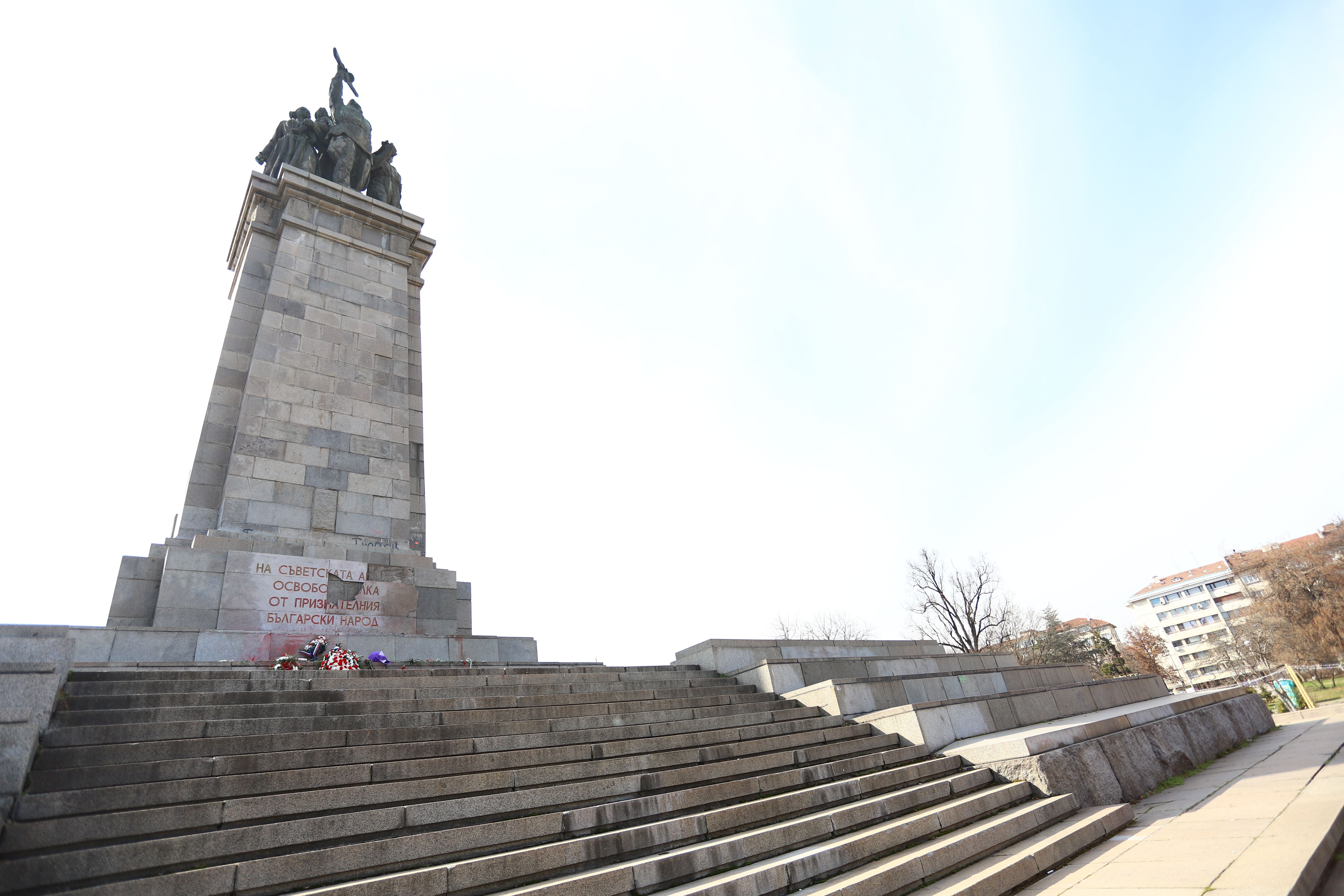 Ново нападение срещу Паметника на Съветската армия в София Минути след