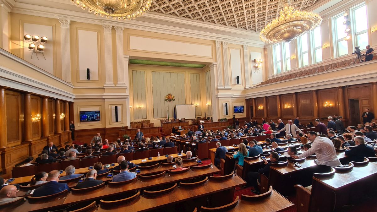 Служебното правителство внесе в Народното събрание т нар удължен бюджет