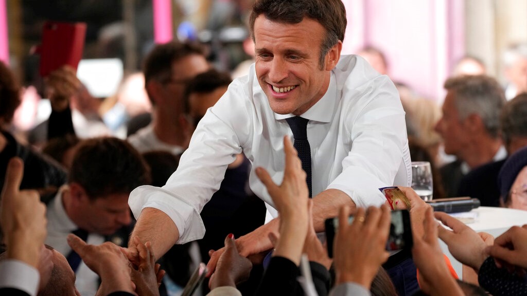 През декември 2022 г Франция официално започна национални дебати за