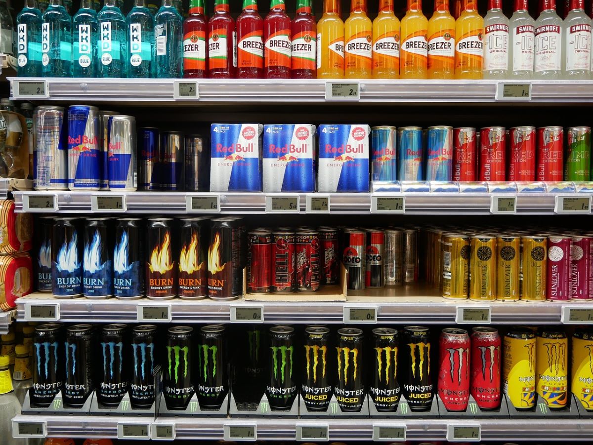 Унгарското правителство планира да забрани продажбата на енергийни напитки на