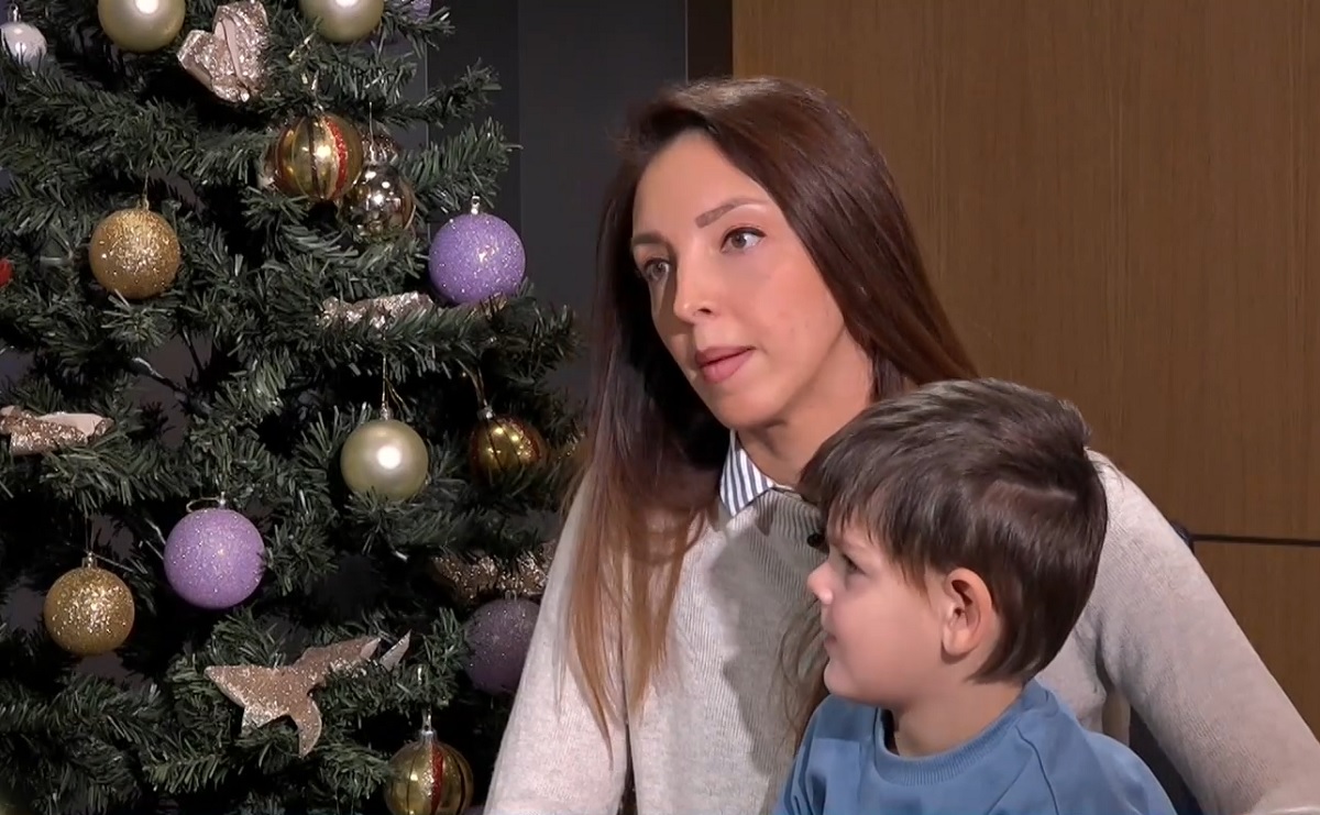 Днес в Българската Коледа представяме Евелина Бенчева и нейния син  5 годишния Митко
