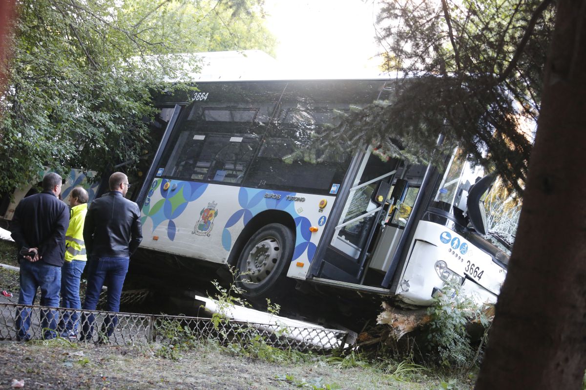 Тежък инцидент с автобус е станал в столичния квартал Младост