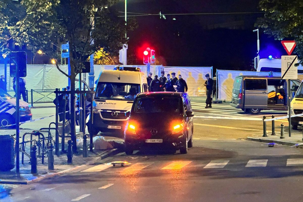 Двама души са били убити при стрелба центъра на Брюксел