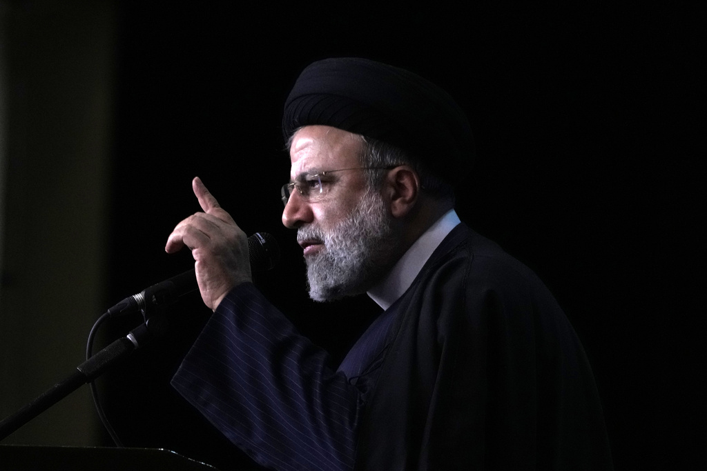 Върховният лидер на Иран аятолах Али Хаменей обяви петдневен национален