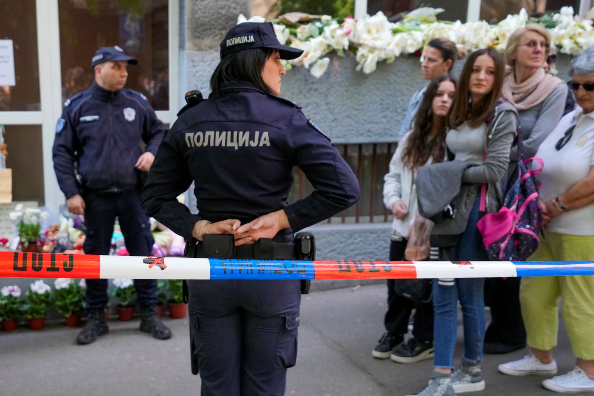 Продължават мерките на сръбските власти след двете масови убийства които
