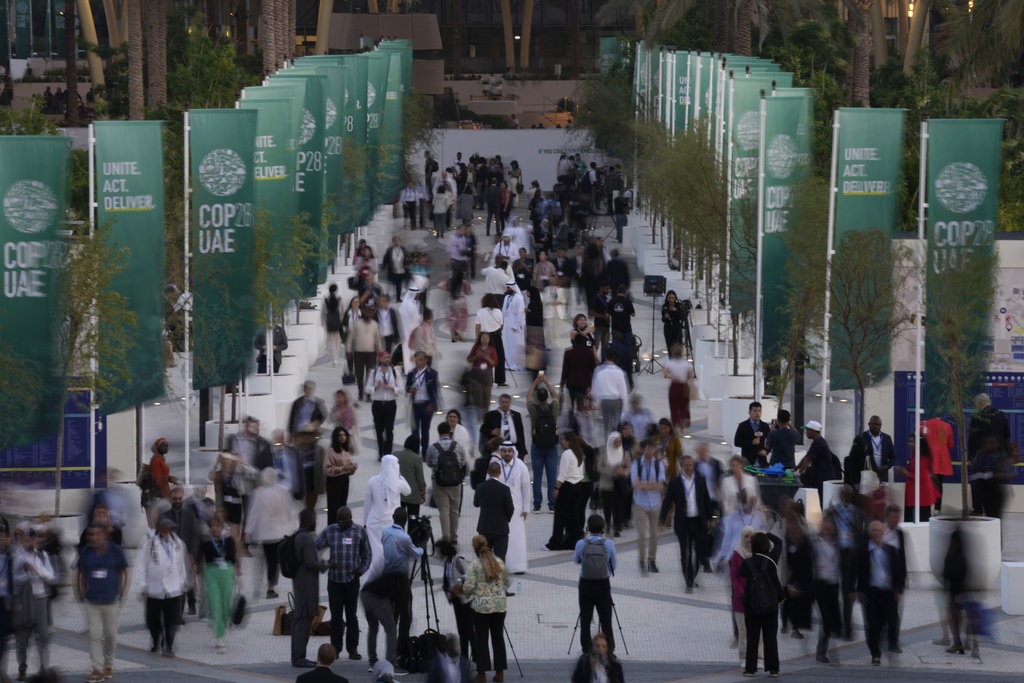 Срещата на върха на ООН за климата в Дубай има много