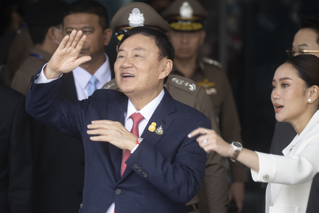 Бившият премиер на Тайланд Таксин Шинаватра е бил приет в