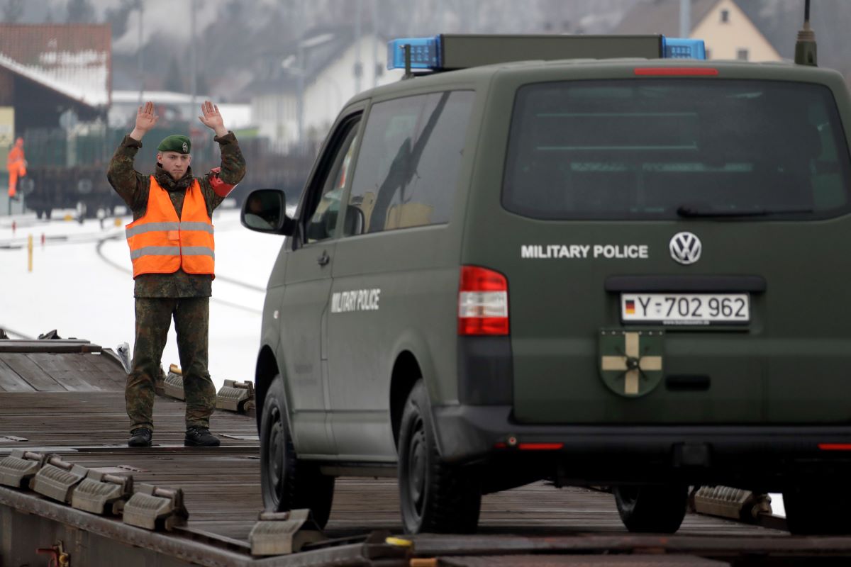 Снимка: Германия арестува двама руски шпиони – подготвяли атаки срещу военни бази
