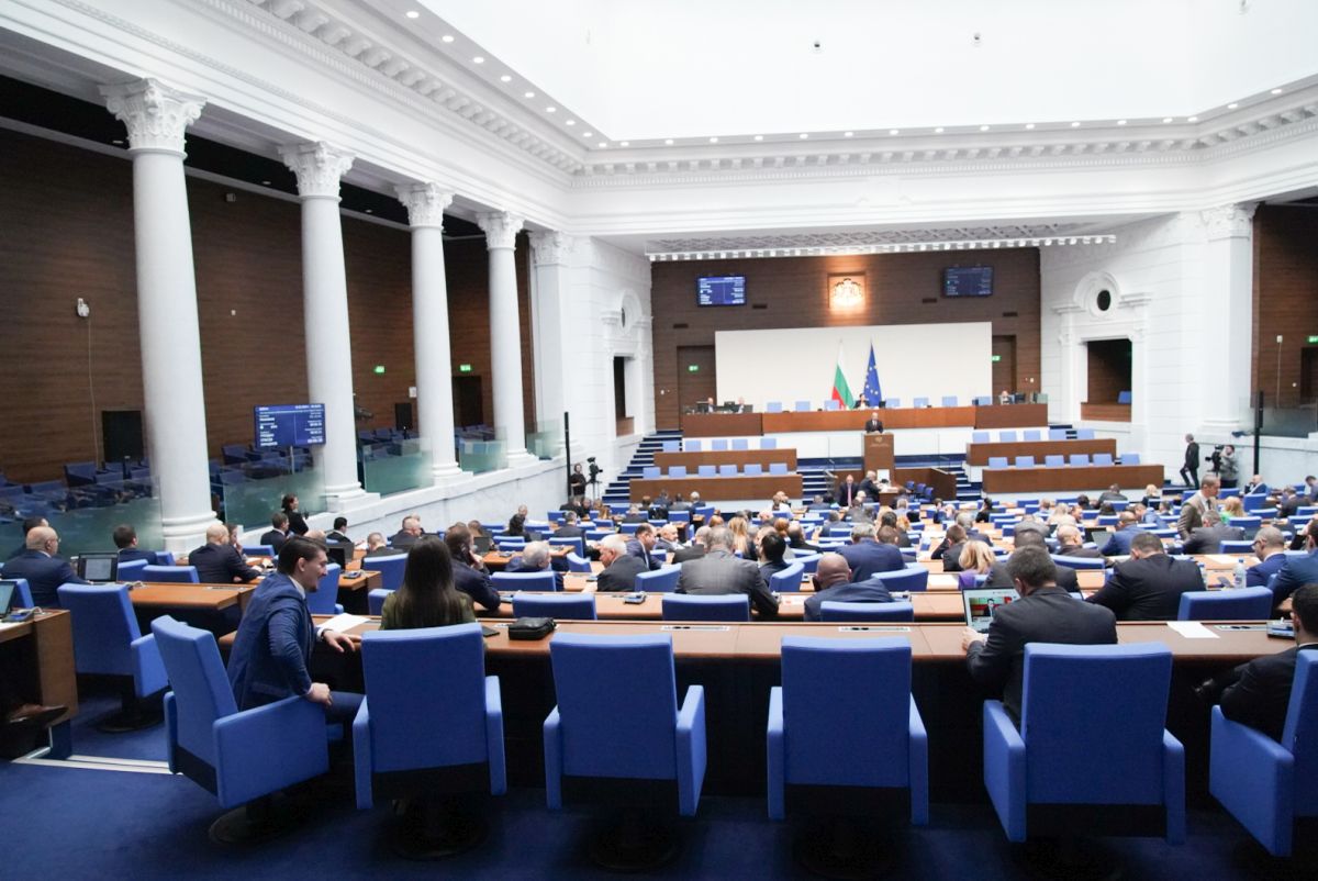 Парламентът уважи ветото на Радев върху промените в НПК За първи 