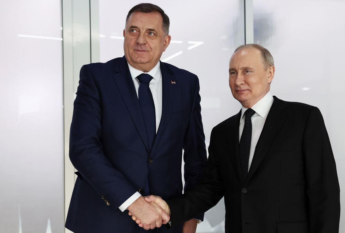 Milorad Dodik Vladimir Putin AP