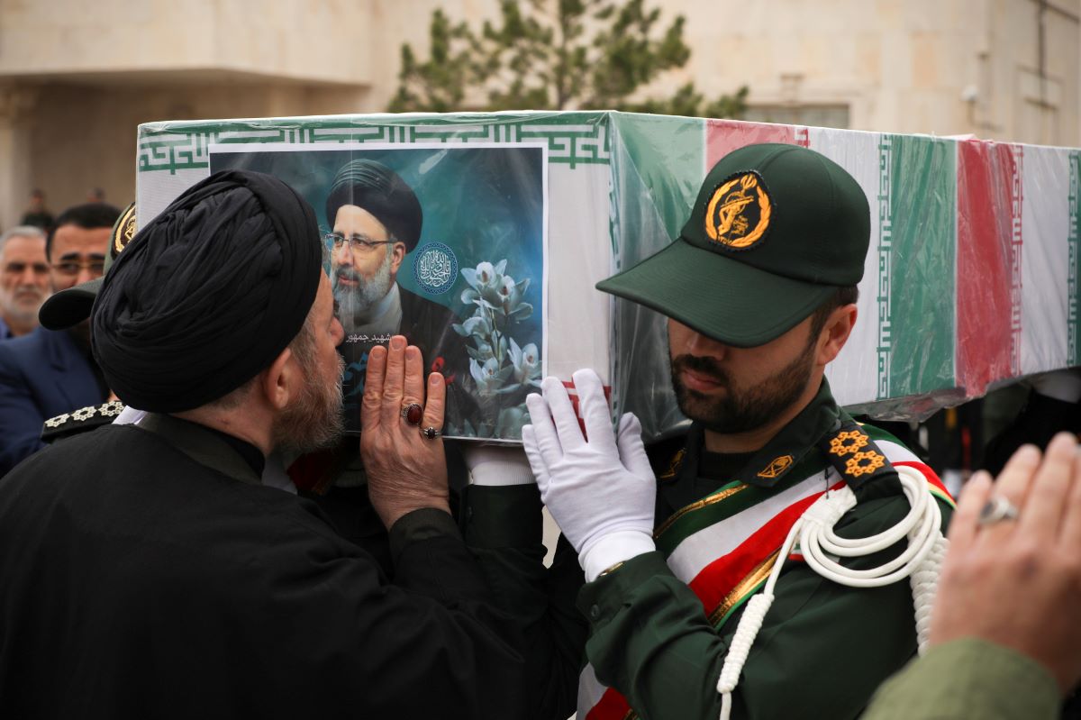 Хиляди иранци излязоха в град Табриз, за да почетат паметта