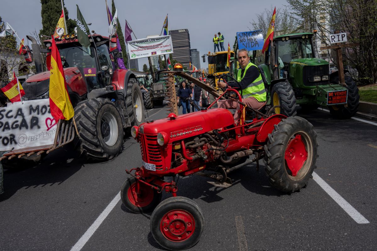 Ispania Protesti Zemedelci Spain Fermeri Traktori AP