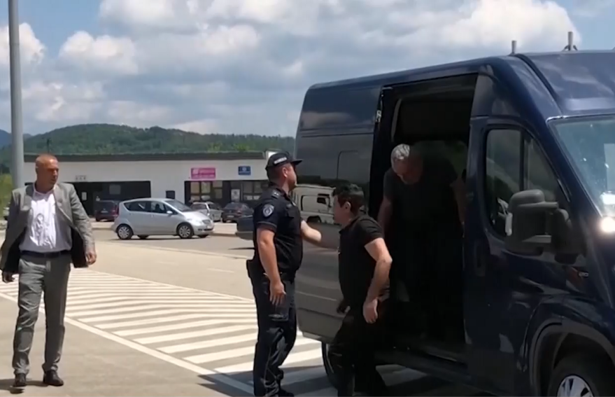 Съдът в сръбския град Кралево освободи тримата косовски полицаи арестувани