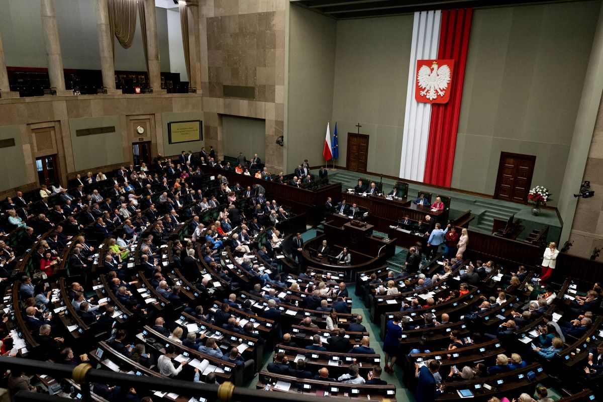 Сеймът на Полша гласува за предложението на управляващата партия Право