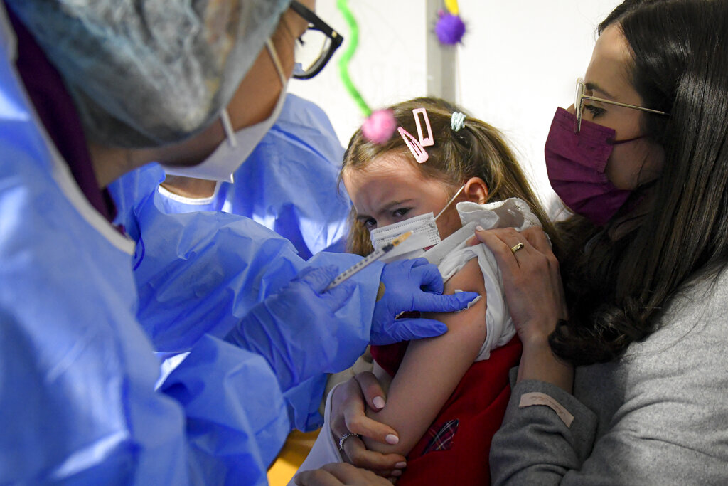 APTOPIX Virus Outbreak Romania Children Vaccinati AP