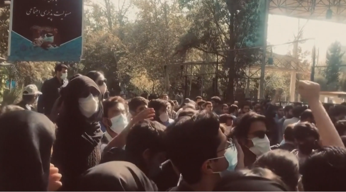 Iran Protesti AP