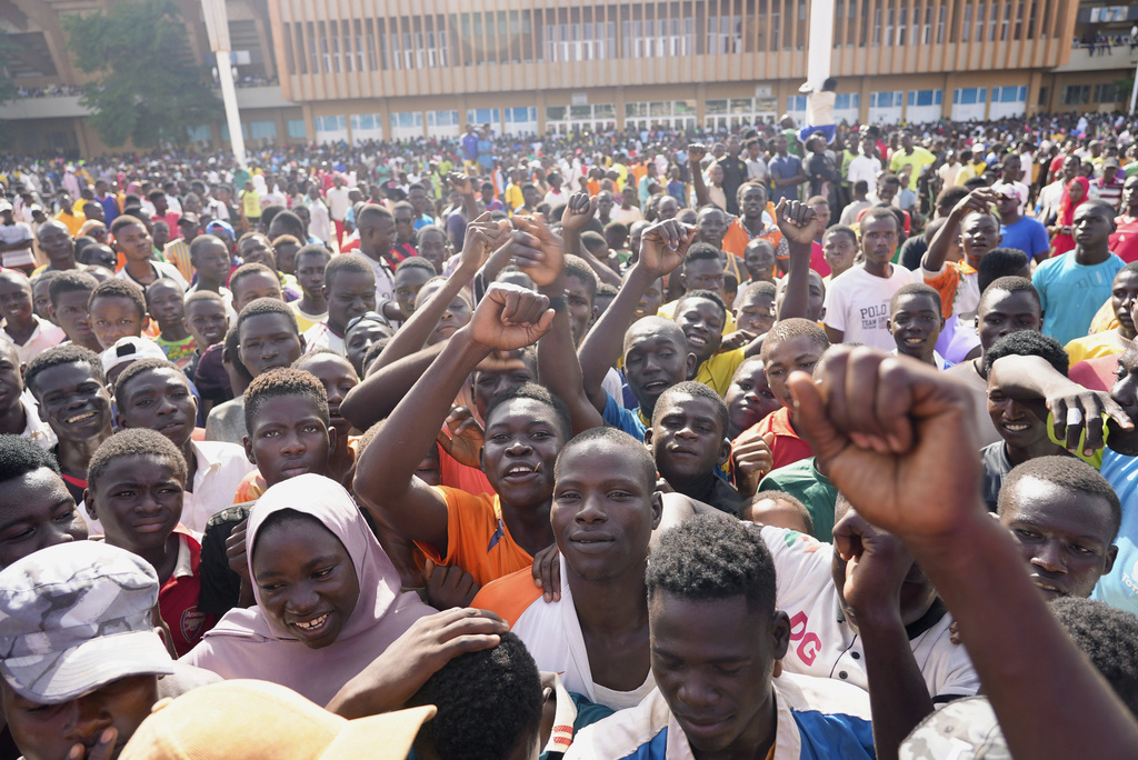 24 часа след военния преврат в Габон африканската държава вече