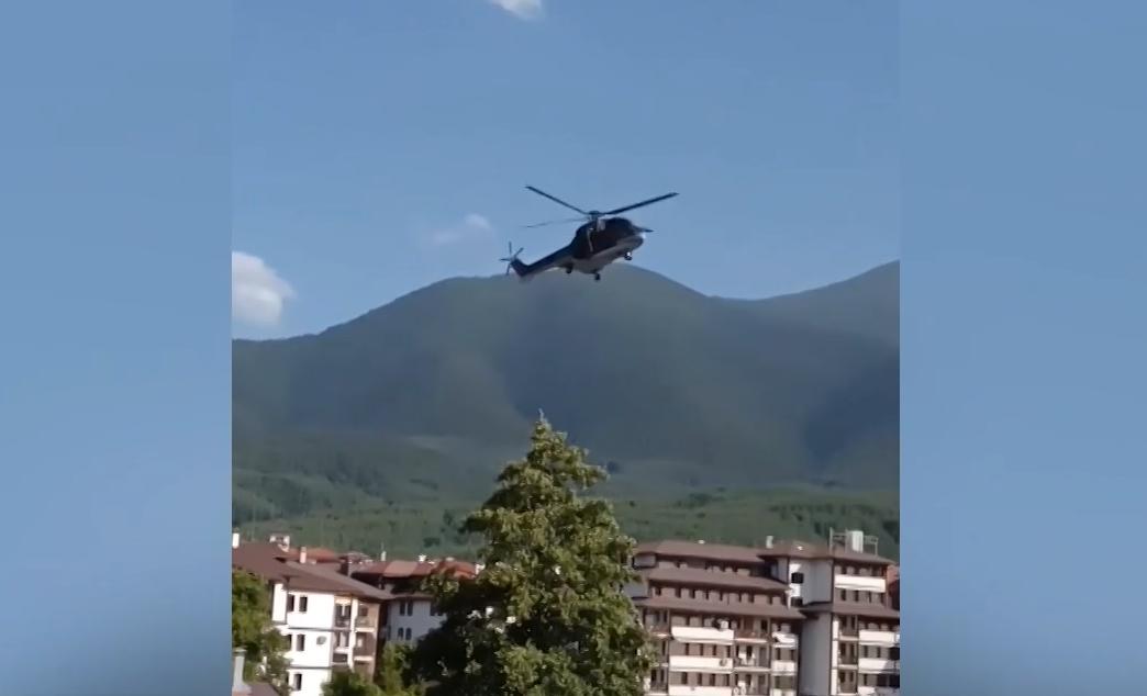 Планински спасители с хеликоптер помогнаха на бременна туристка на връх Вихрен  Тя е