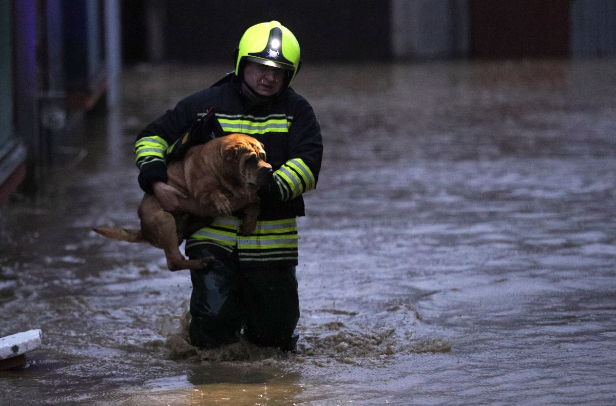 Град Пепенстер още се справя с последиците от катастрофалните наводнения