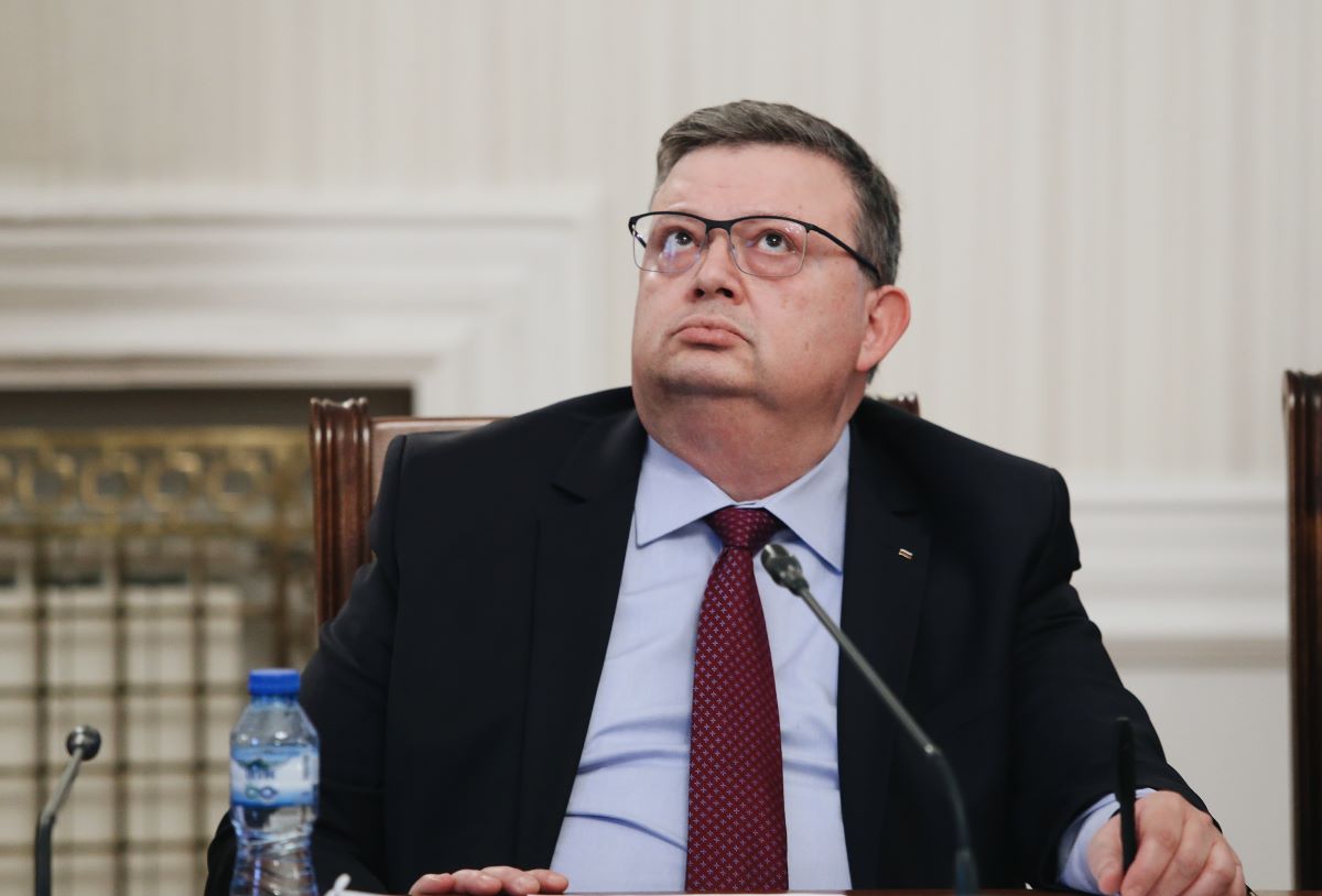 Бившият главен прокурор Сотир Цацаров е страдал и от безсъние