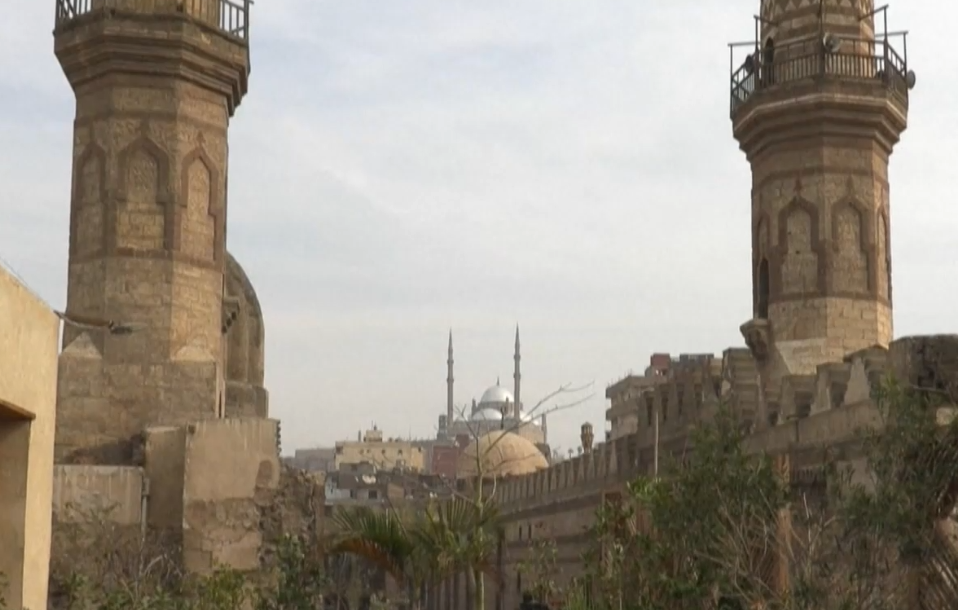 В столицата на Египет забележителностите привличат туристите но често остават