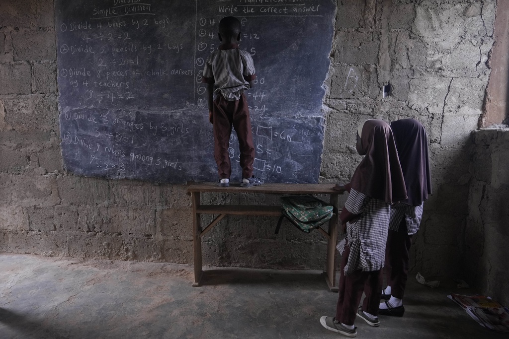 Много училища в Нигерия нямат достъп до националната електрическа мрежа
