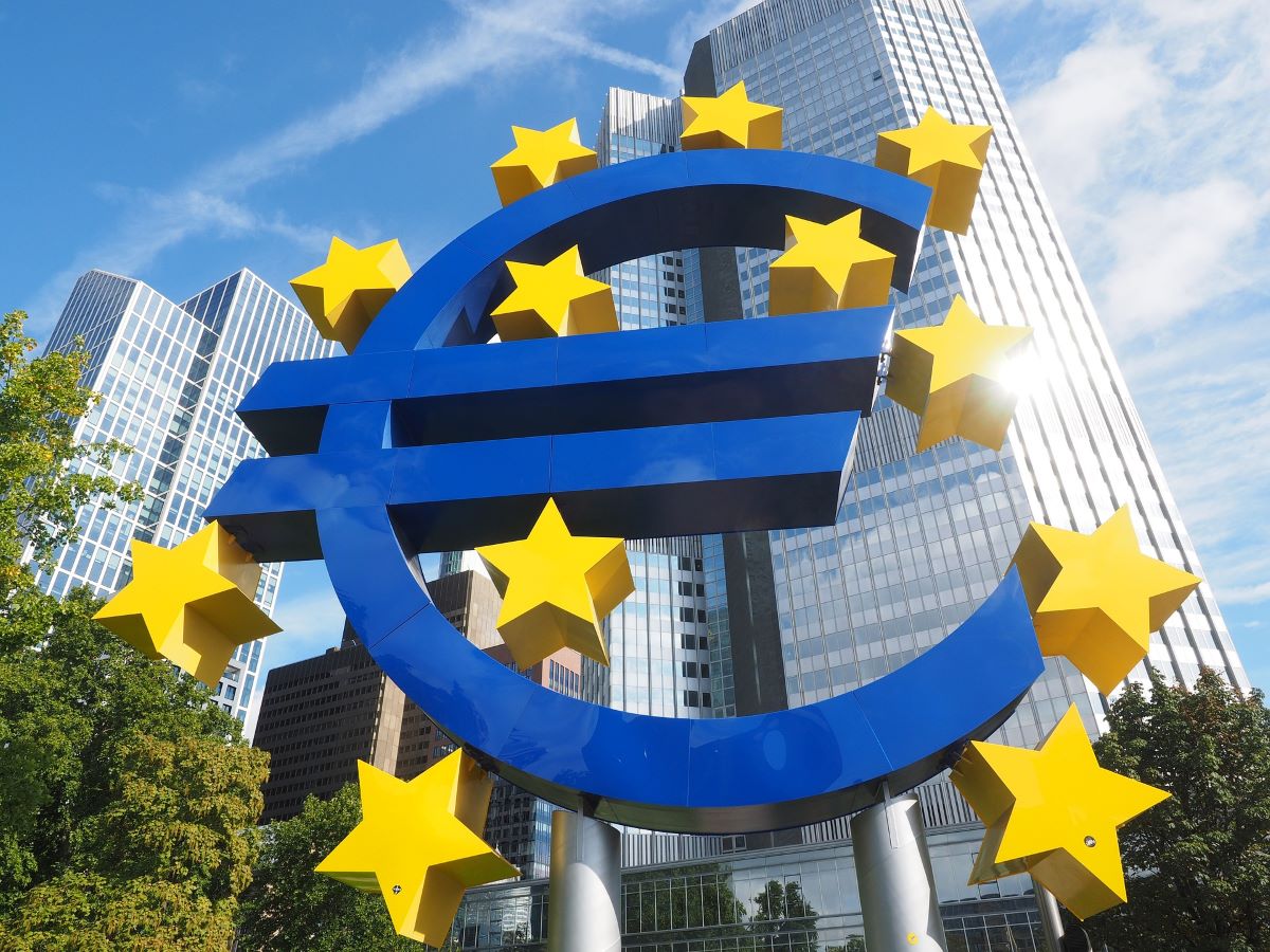 Европейската централна банка повиши трите си водещи лихви с по