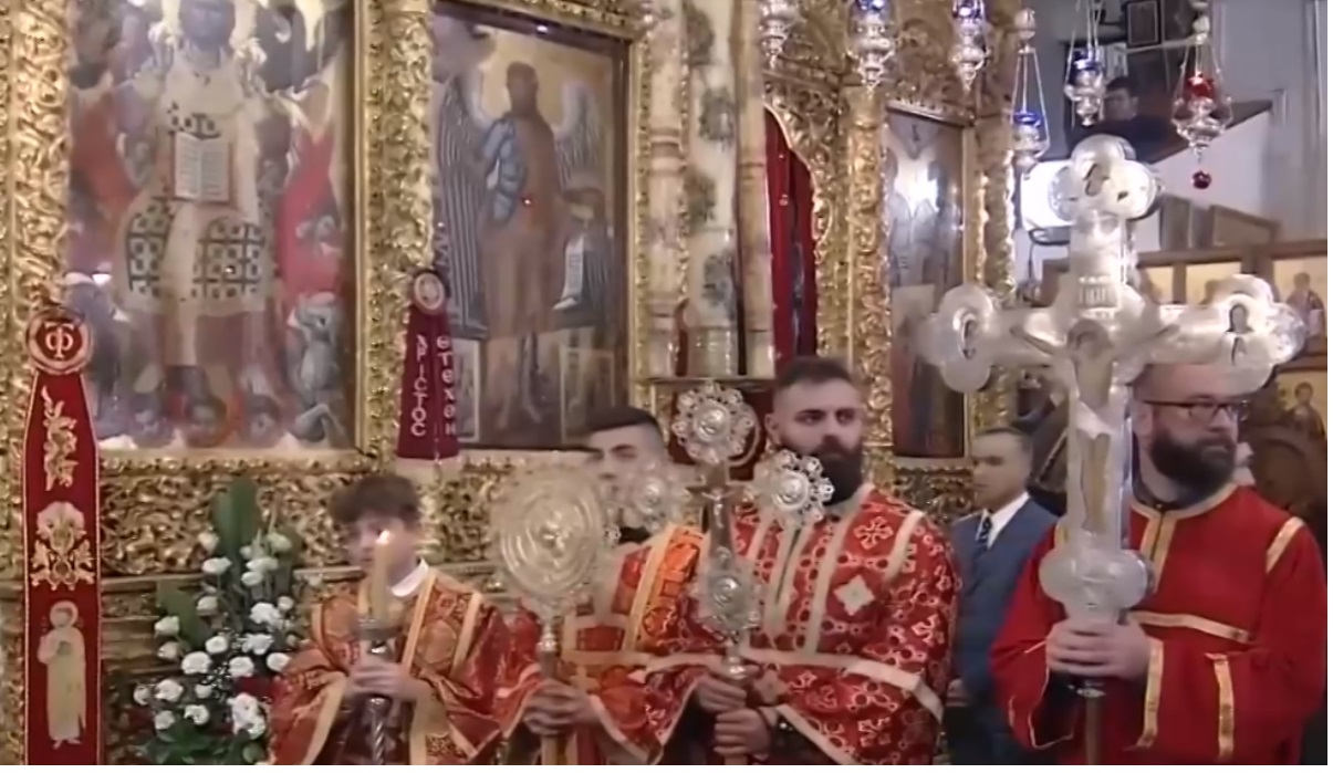 На 7 януари Коледа празнуват православните страни чиито църкви все