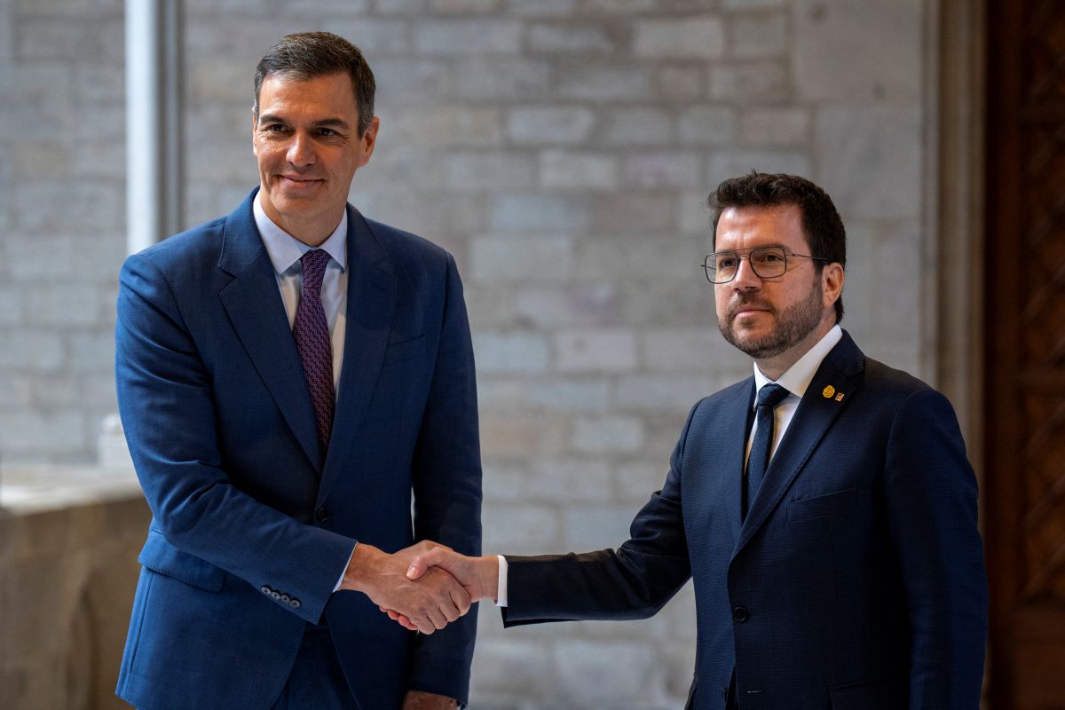 Лидерът на каталунското правителство Пере Арагонес призова политическите партии да