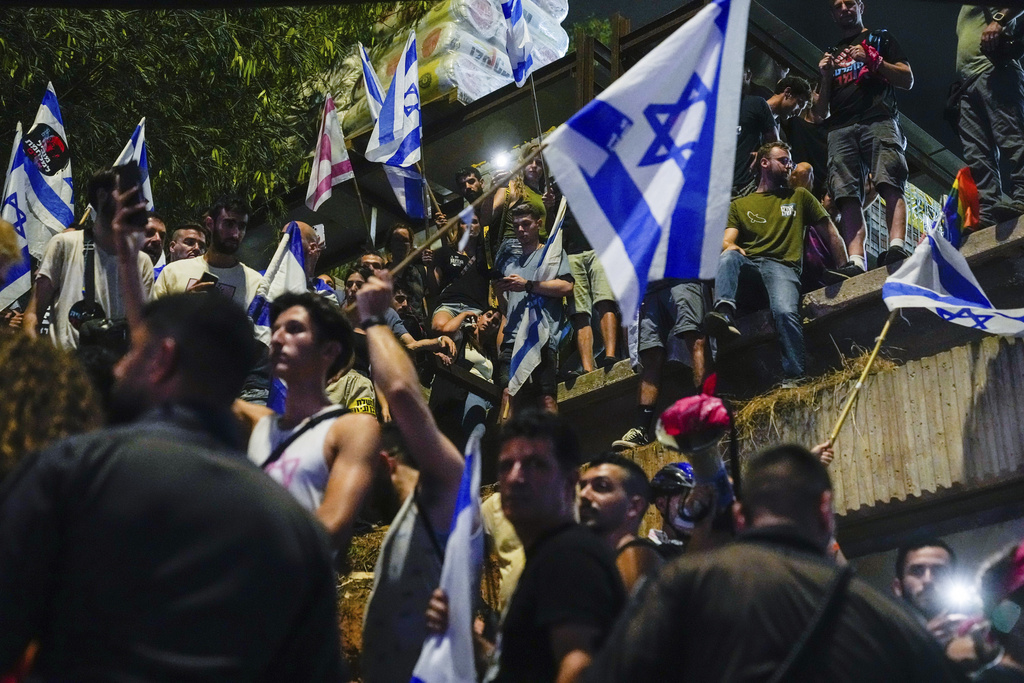 Десетки хиляди отново протестираха в Израел срещу съдебната реформа С