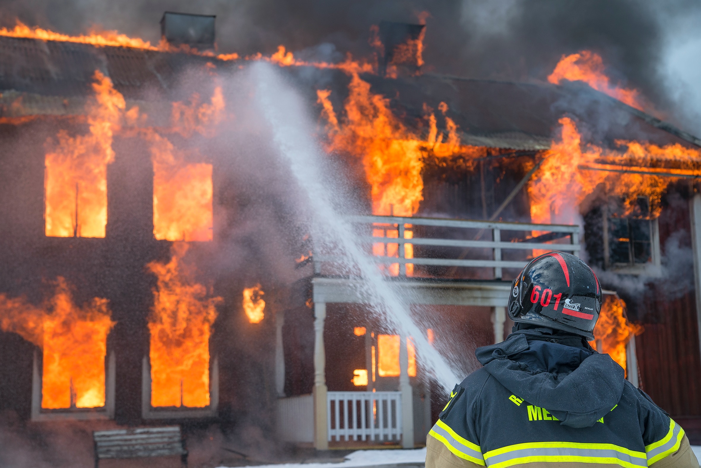  
Най малко 9 души загинаха при пожар във ваканционна къща