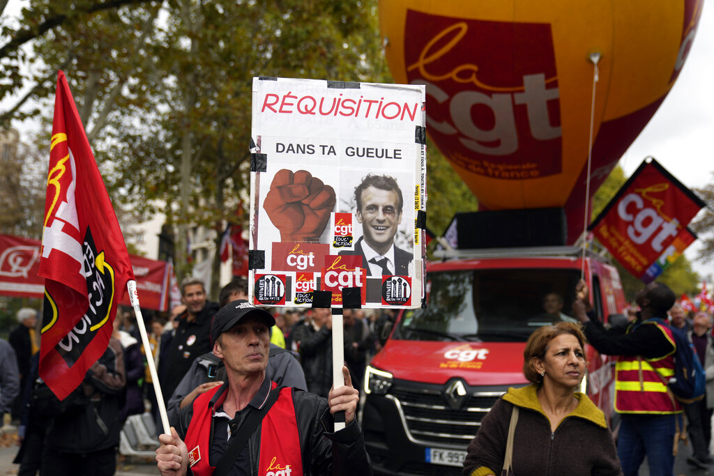 Стотици хиляди французи отново излязоха на протести срещу идеята на