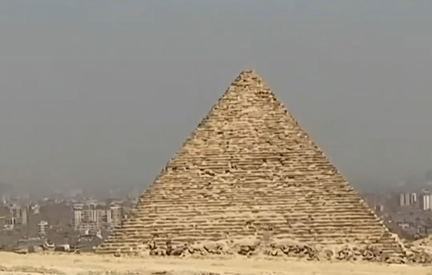 Пирамидите в Гиза съществуват от хиляди години а тази седмица