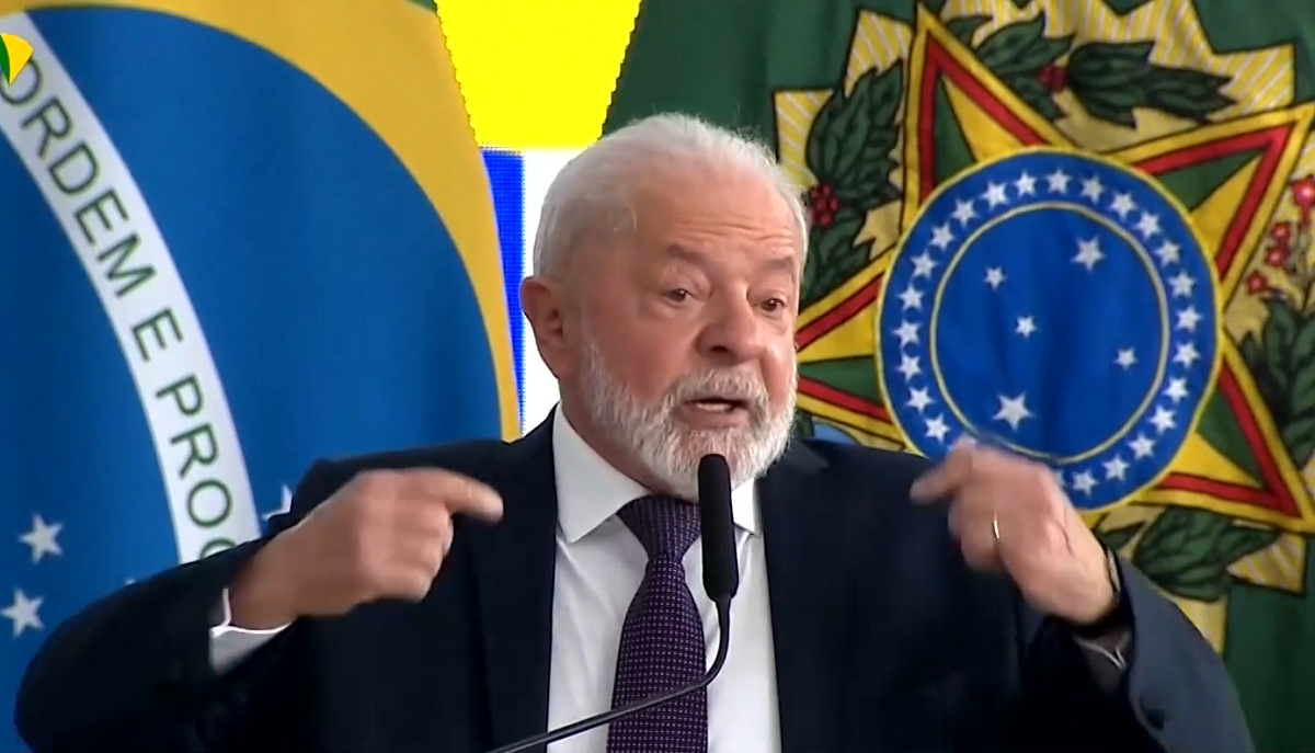 Президентът на Бразилия Луис Инасио Лула да Силва подписа указ