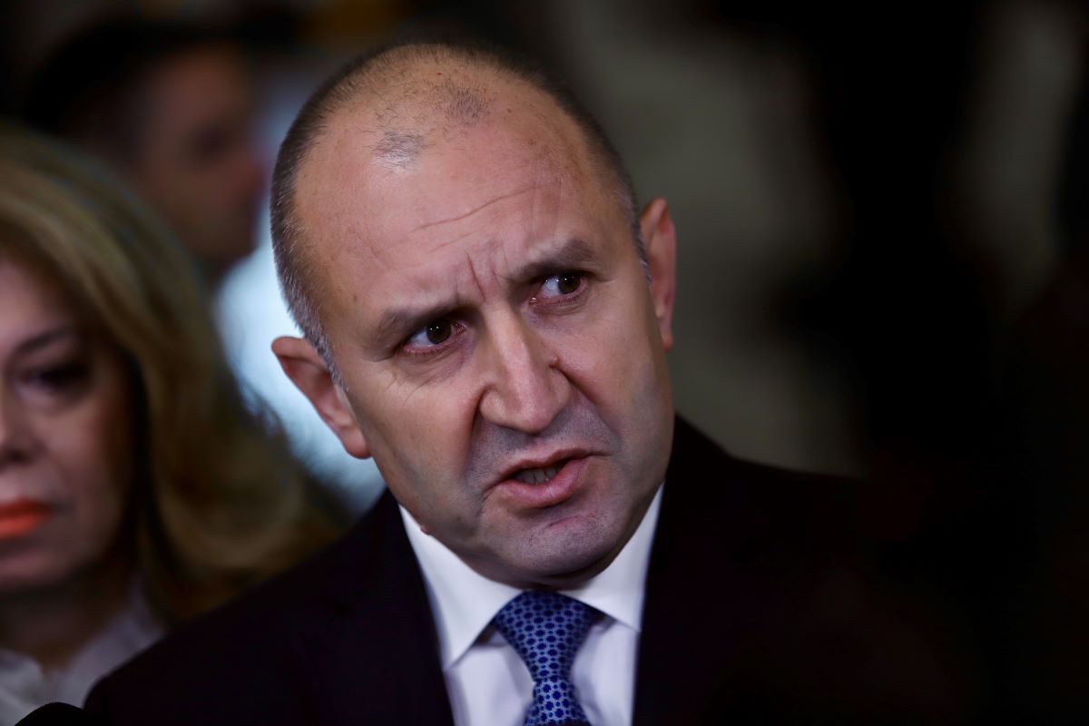 Държавният глава Румен Радев заяви, че ще извика за разговори