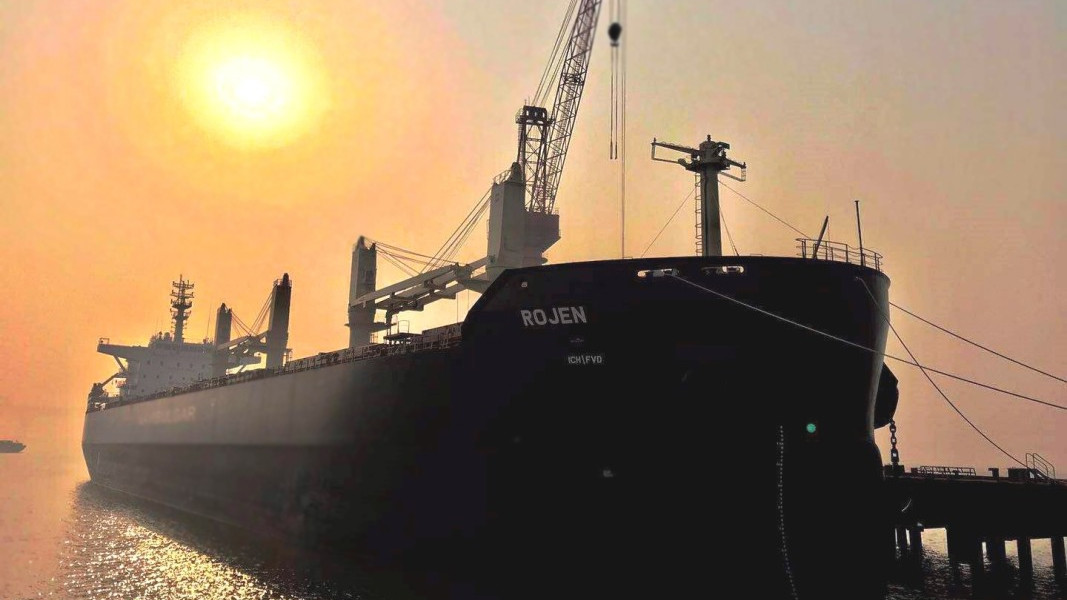 Българскят кораб Рожен акостира тази сутрин на пристанище Варна Плавателният