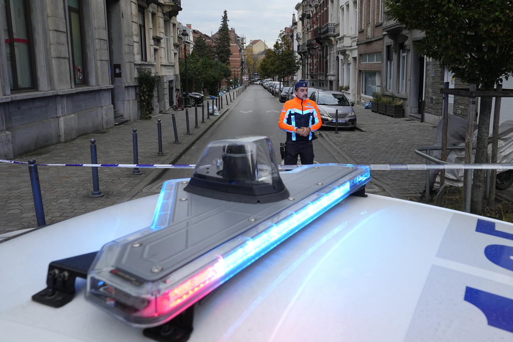 Белгийската полиция е застреляла мъж при издирването на заподозрения за