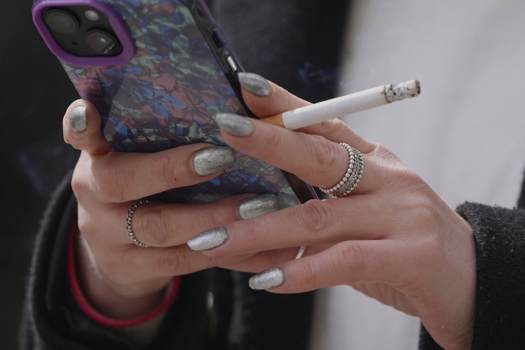 Планът на британското правителство за знакова забрана на тютюнопушенето която