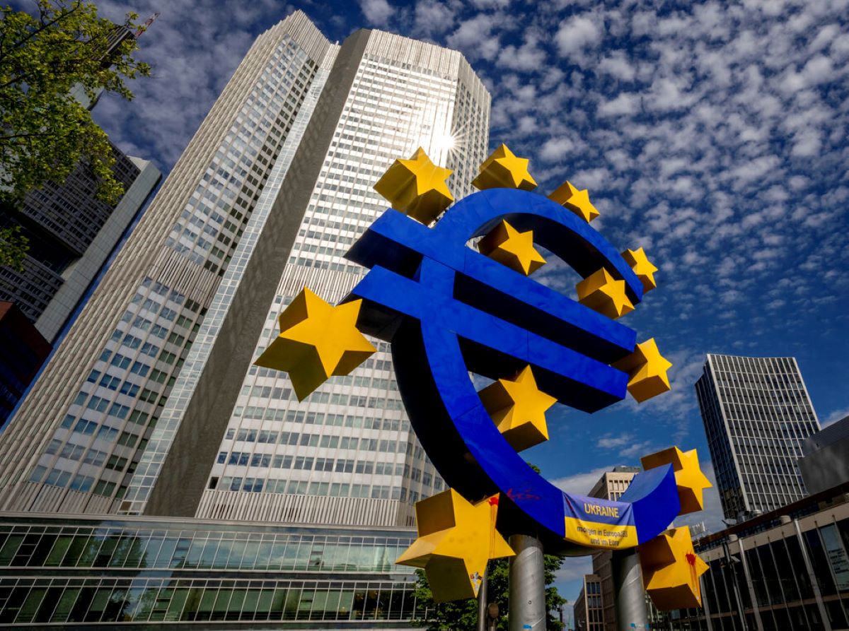 Европейската централна банка повиши трите основни лихвени процента за девети