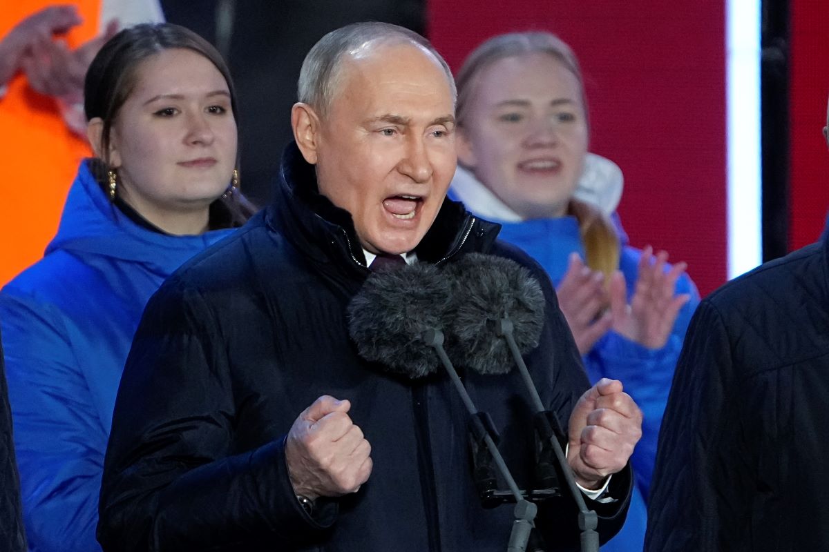 Президентът на Русия Владимир Путин приветства връщането на Крим към