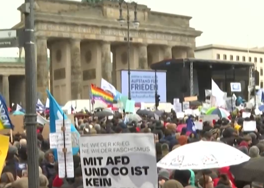 Митинг в Берлин призоваващ за мирни преговори за прекратяване на