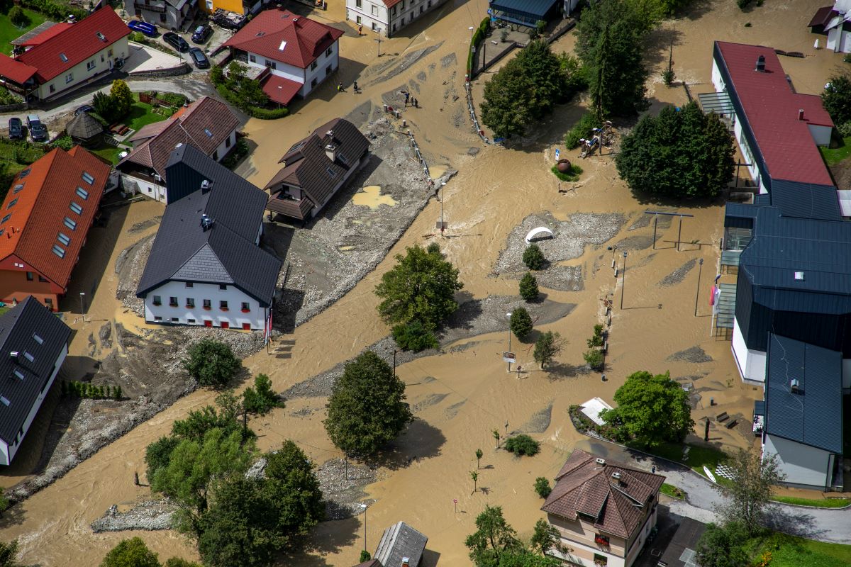 Екстремно време измъчва Европа Катастрофалните наводнения причинени от силната буря